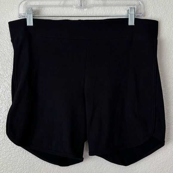 Torrid Black Signature Waist Dolphin Hem Bike Short - Picture 2 of 12